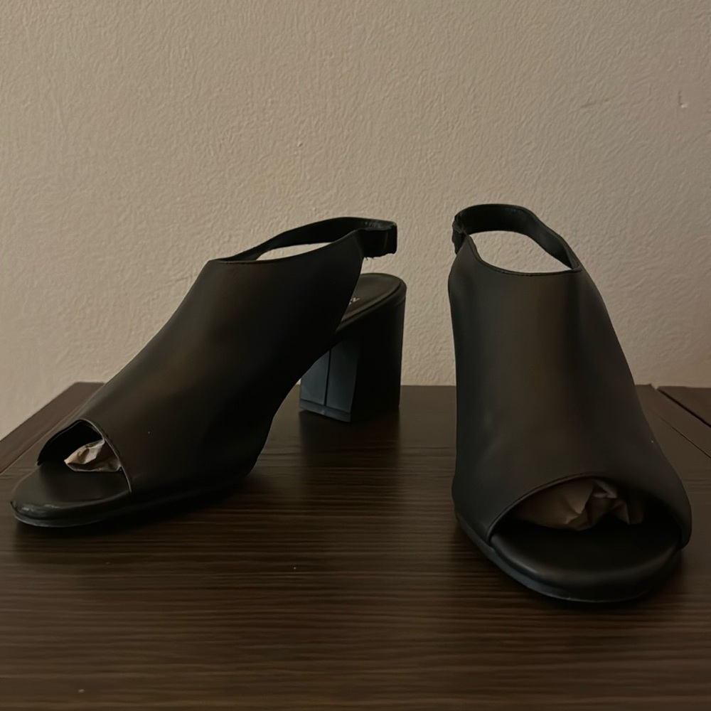 EILEEN FISHER Womens Size 10 BOBBIE Italian Leather Slingback Heel BLACK